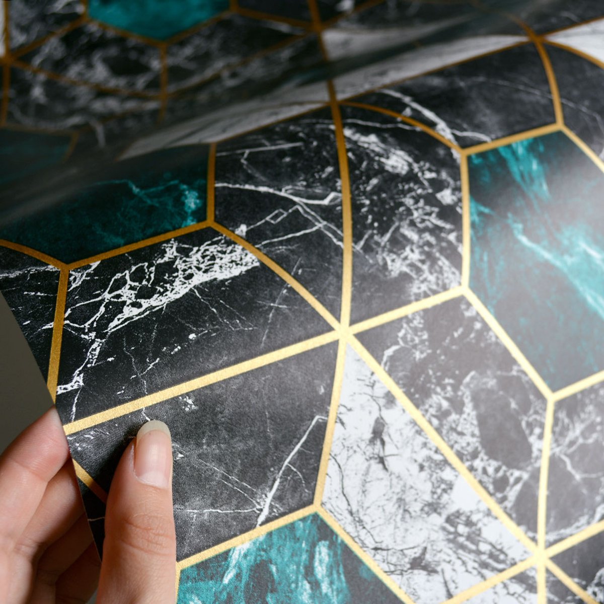 MANHATTAN by MINDTHEGAP | HEXA Onyx WP20294 MANHATTAN by MINDTHEGAP | HEXA Onyx WP20294