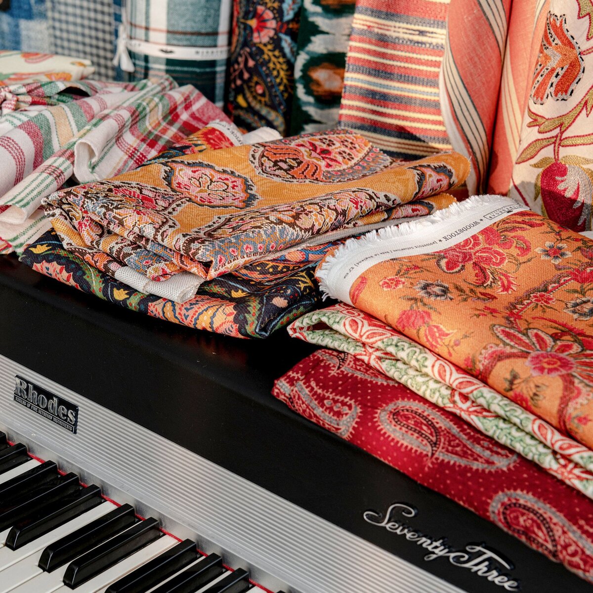 MINDTHEGAP | WOODSTOCK '69 | Fabric | WOODSTOCK Linen MINDTHEGAP | WOODSTOCK '69 | Fabric | WOODSTOCK Linen