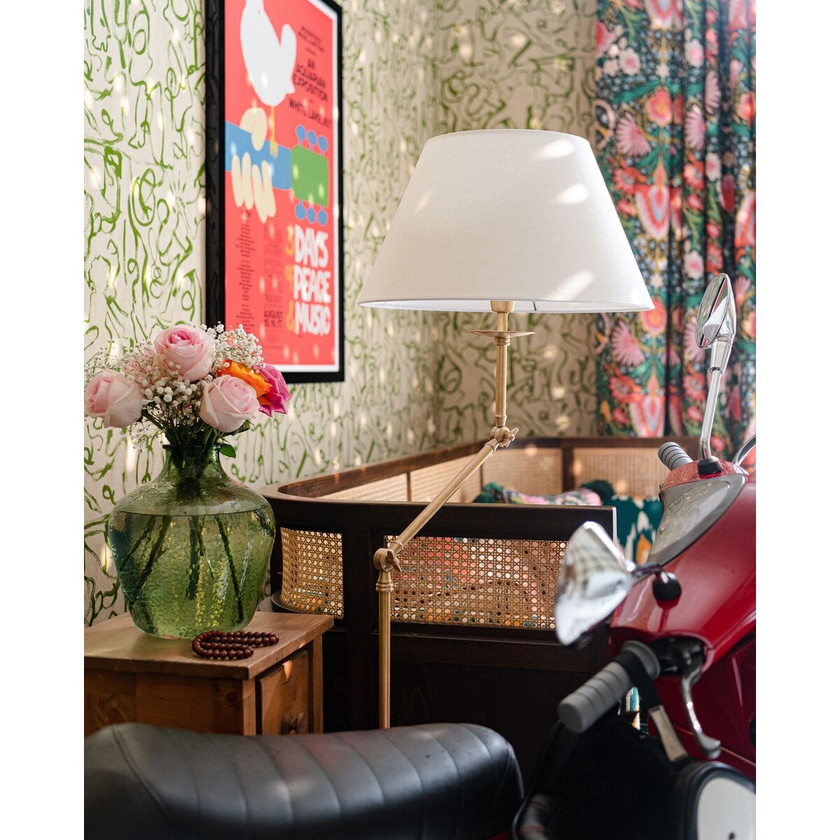 MINDTHEGAP | WOODSTOCK '69 | Floor Lamp | Kramer in Antique Brass MINDTHEGAP | WOODSTOCK '69 | Floor Lamp | Kramer in Antique Brass