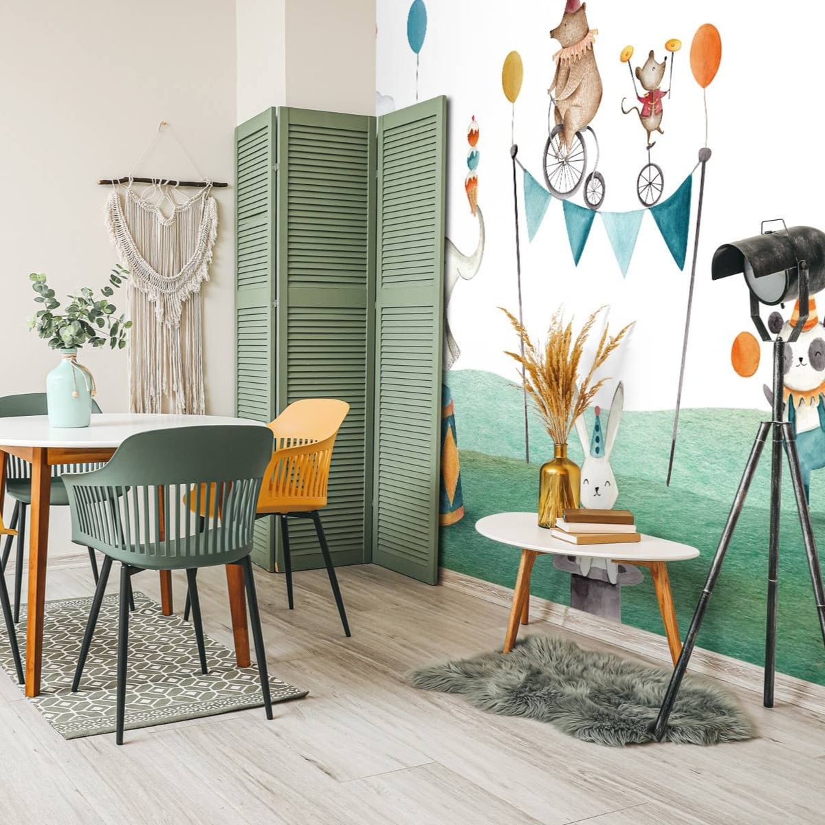 Oliver Robins | Crazy Circus Oliver Robins | Crazy Circus